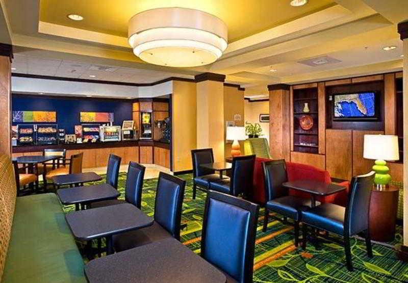 Fairfield Inn & Suites Lake City Restoran foto