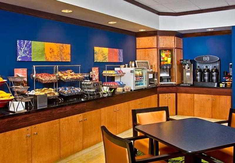 Fairfield Inn & Suites Lake City Restoran foto
